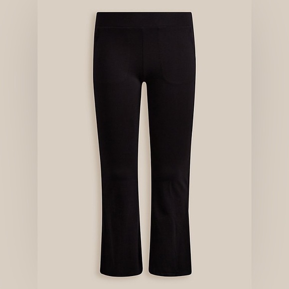 BNWOT Torrid size 3 black full length signature waist flare pocket legging - Picture 2 of 3